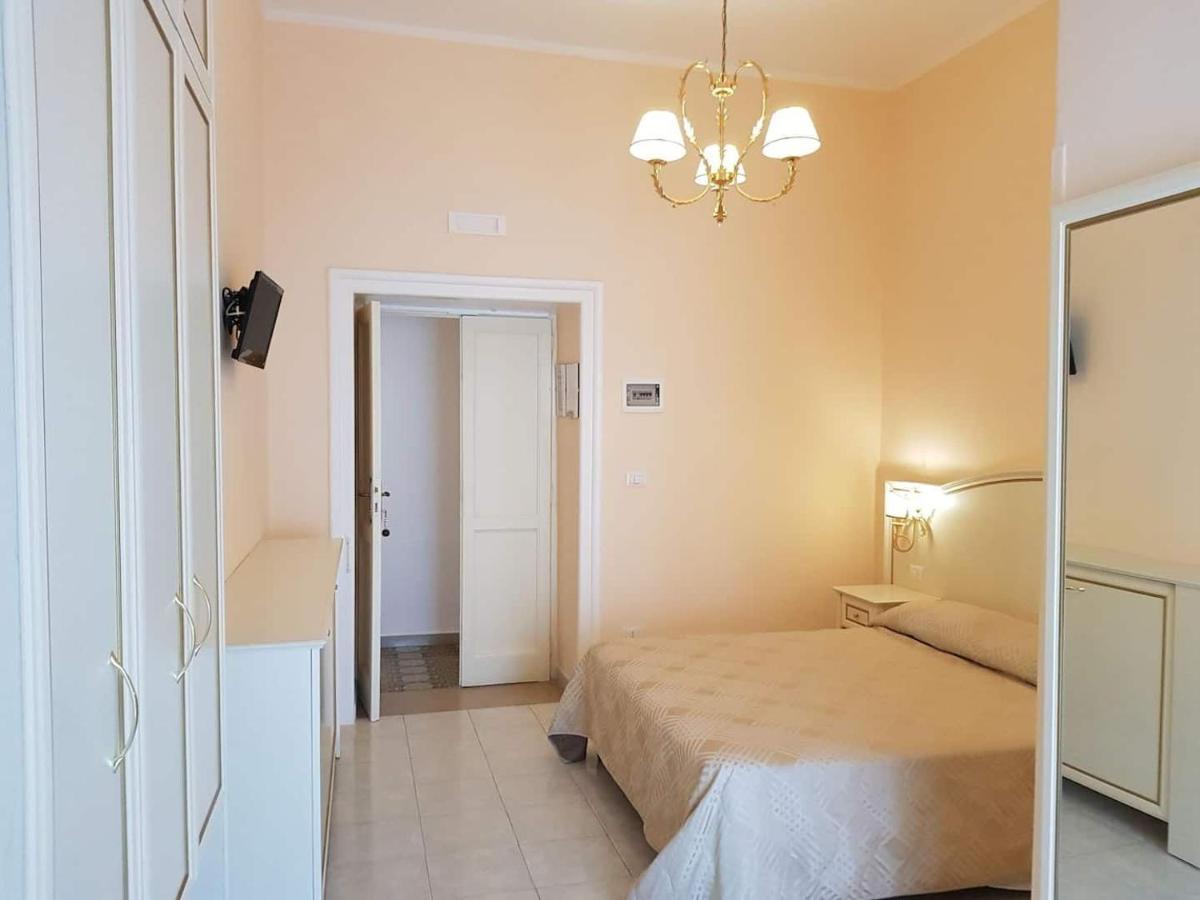 Albergo Santa Teresa Torre del Greco Buitenkant foto