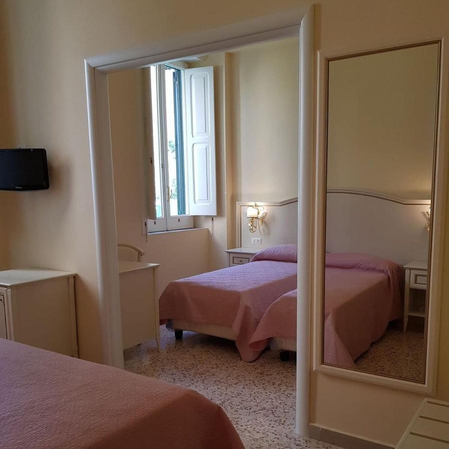 Albergo Santa Teresa Torre del Greco Buitenkant foto