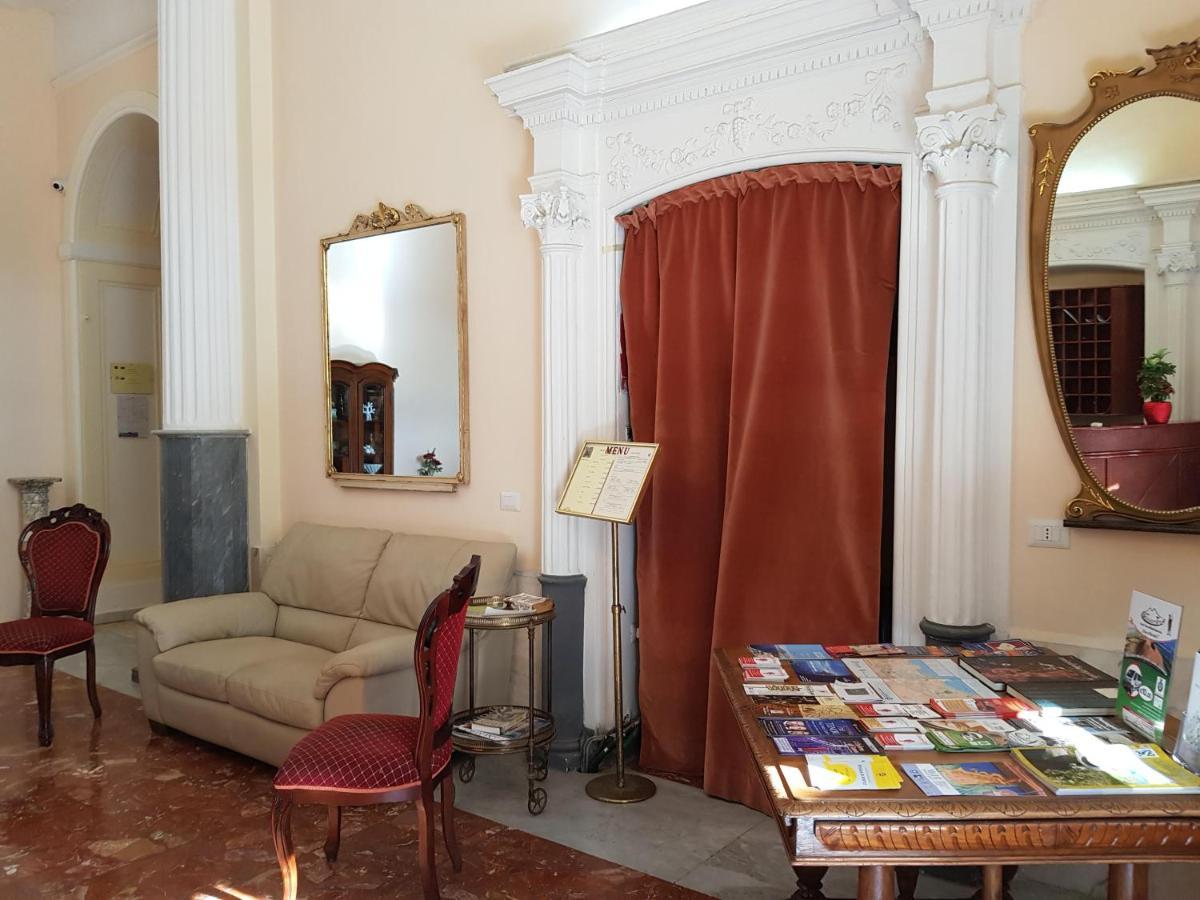 Albergo Santa Teresa Torre del Greco Buitenkant foto